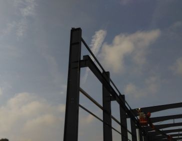 Errichtung der Stahlkonstruktion Neubau Spinder